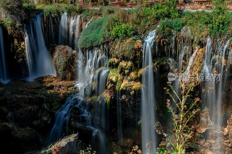 Yerkopru (Goksu)瀑布背景